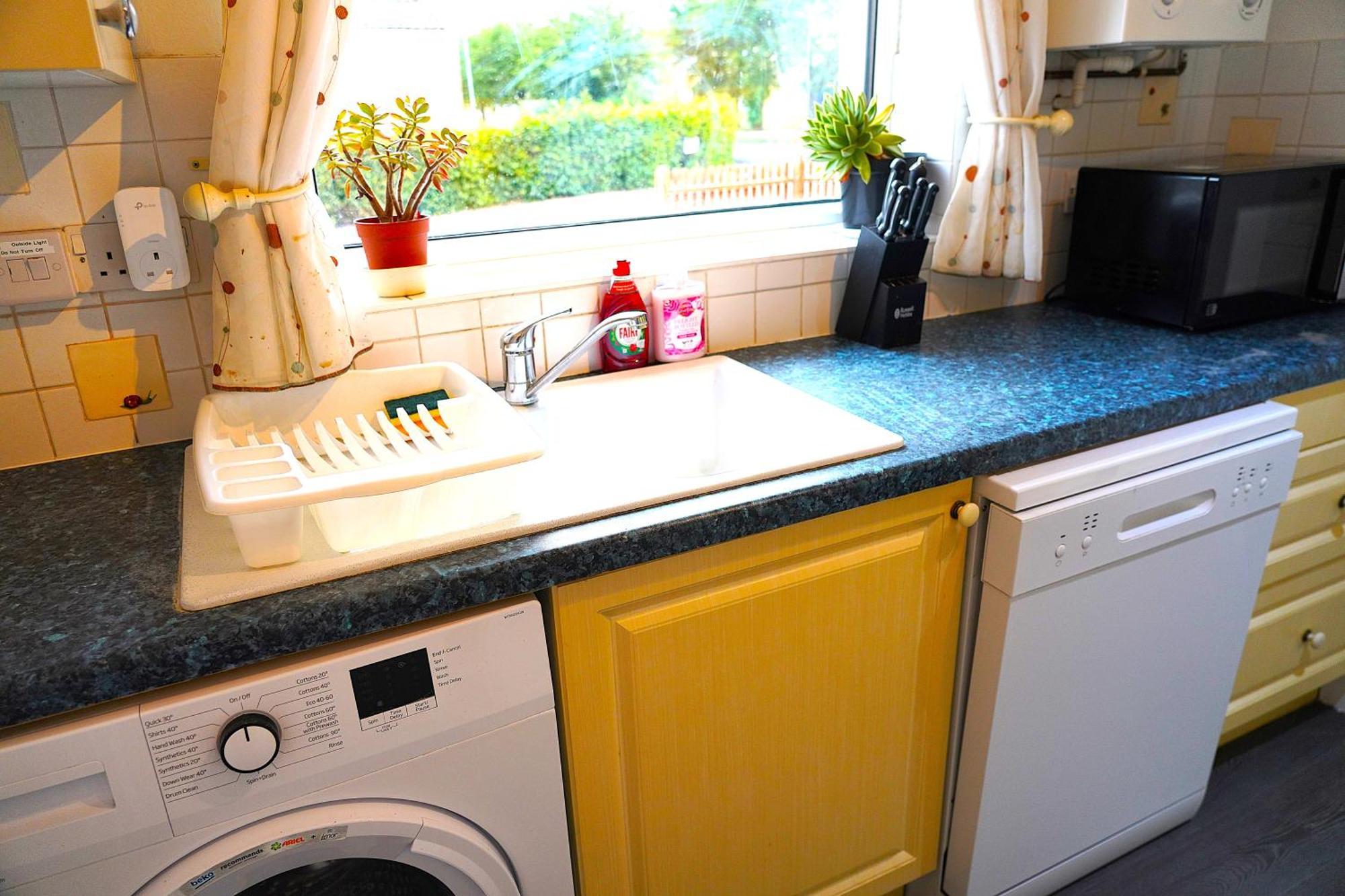 Sleeps 10, Free Parking, Close To Science Park, King Size Bed Milton  Buitenkant foto