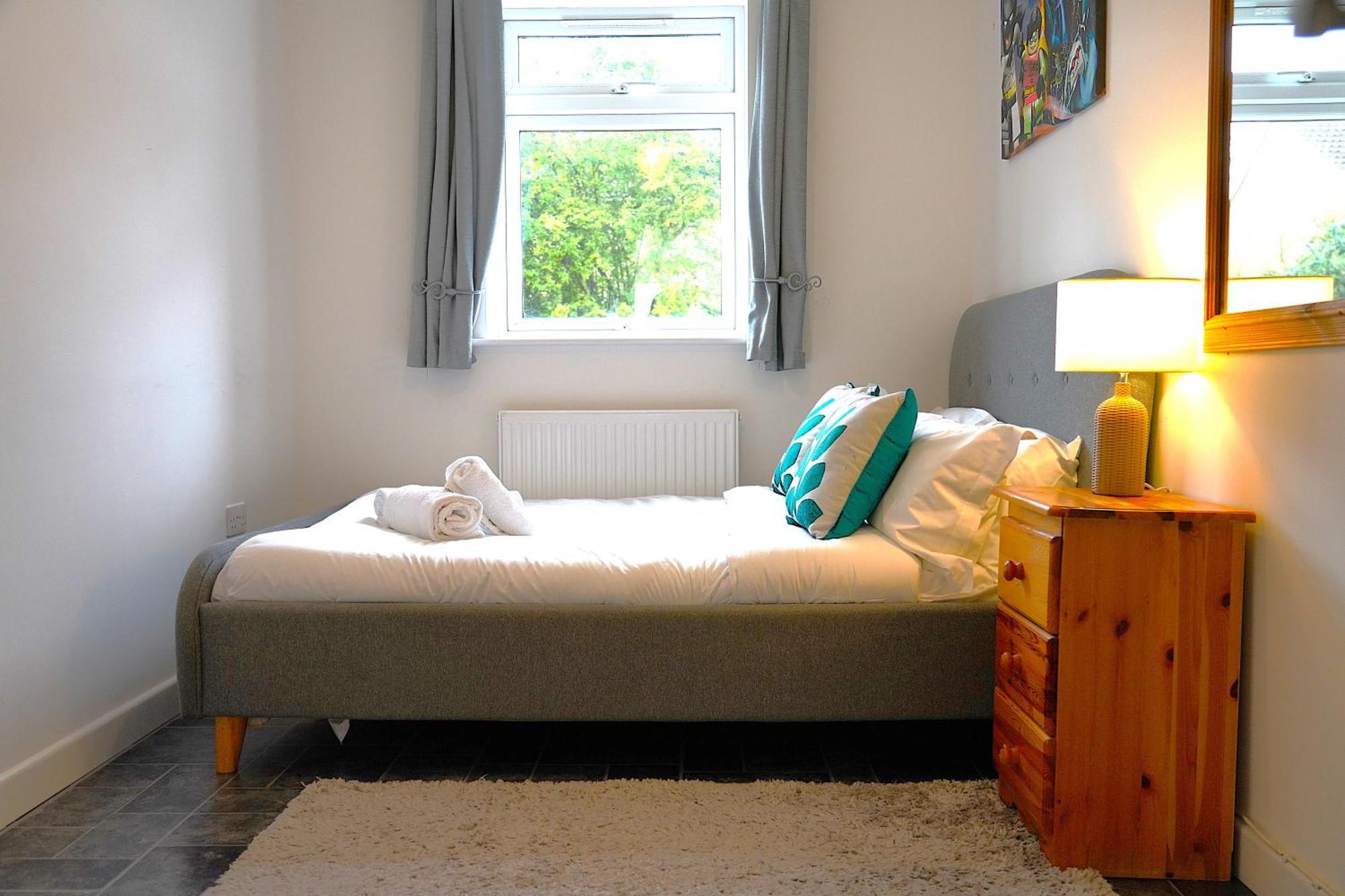 Sleeps 10, Free Parking, Close To Science Park, King Size Bed Milton  Buitenkant foto